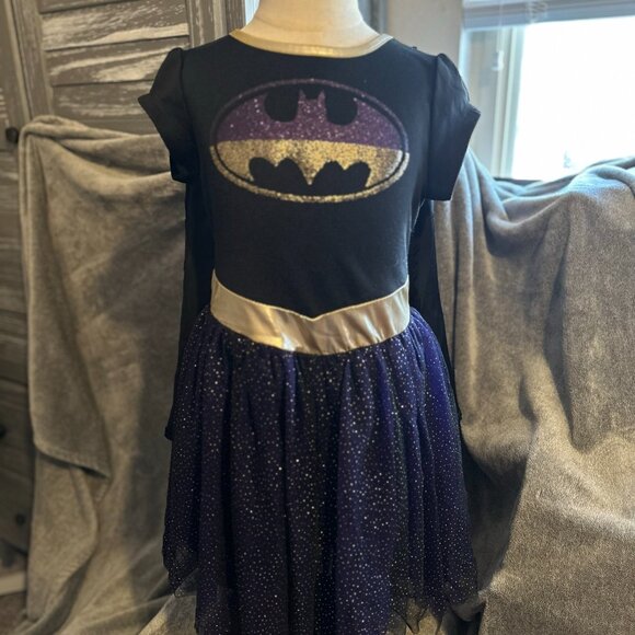 Girls Batman Dress with detachable Cape. Size Small (6/6x) Like New - Picture 2 of 4